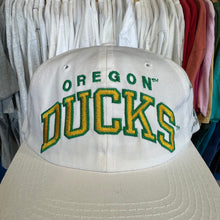Load image into Gallery viewer, Oregon Ducks Rose Bowl 1995 Hat
