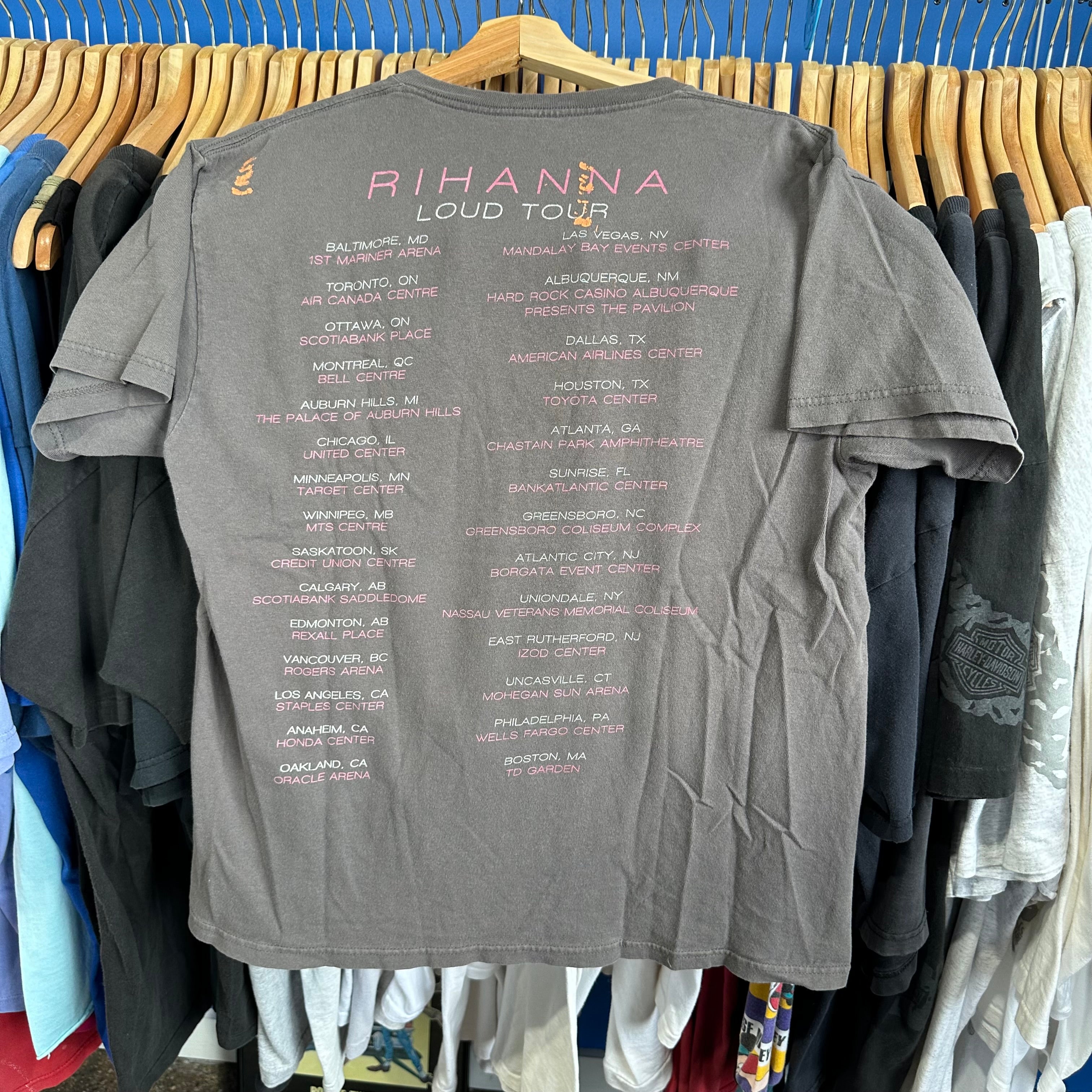Rhianna Loud Tour *Modern* T-Shirt