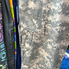 Load image into Gallery viewer, Digi Camo Cargo Pants
