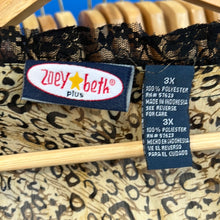 Load image into Gallery viewer, Zoey Beth Cheetah Print Femme Top
