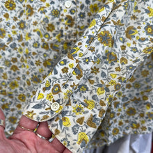 Load image into Gallery viewer, Ritz Floral Pattern Femme Button Up

