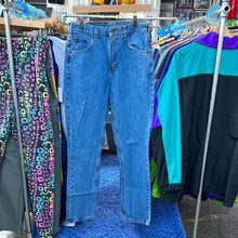 Load image into Gallery viewer, Carhartt Traditional Denim Jeans
