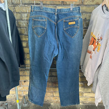 Load image into Gallery viewer, Gitano Picket Patch Denim Pants
