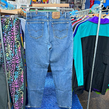 Load image into Gallery viewer, Levi’s 550 Denim Jeans
