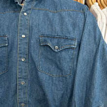 Load image into Gallery viewer, Gap Denim Chambray Pear Snap Button Up
