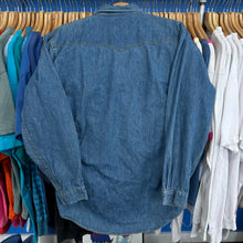 Load image into Gallery viewer, Gap Denim Chambray Pear Snap Button Up
