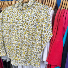 Load image into Gallery viewer, Ritz Floral Pattern Femme Button Up
