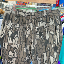 Load image into Gallery viewer, Rebark Camo Pants
