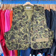 Load image into Gallery viewer, Duck Camo Hunting Vest
