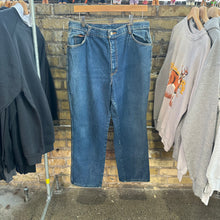 Load image into Gallery viewer, Gitano Picket Patch Denim Pants
