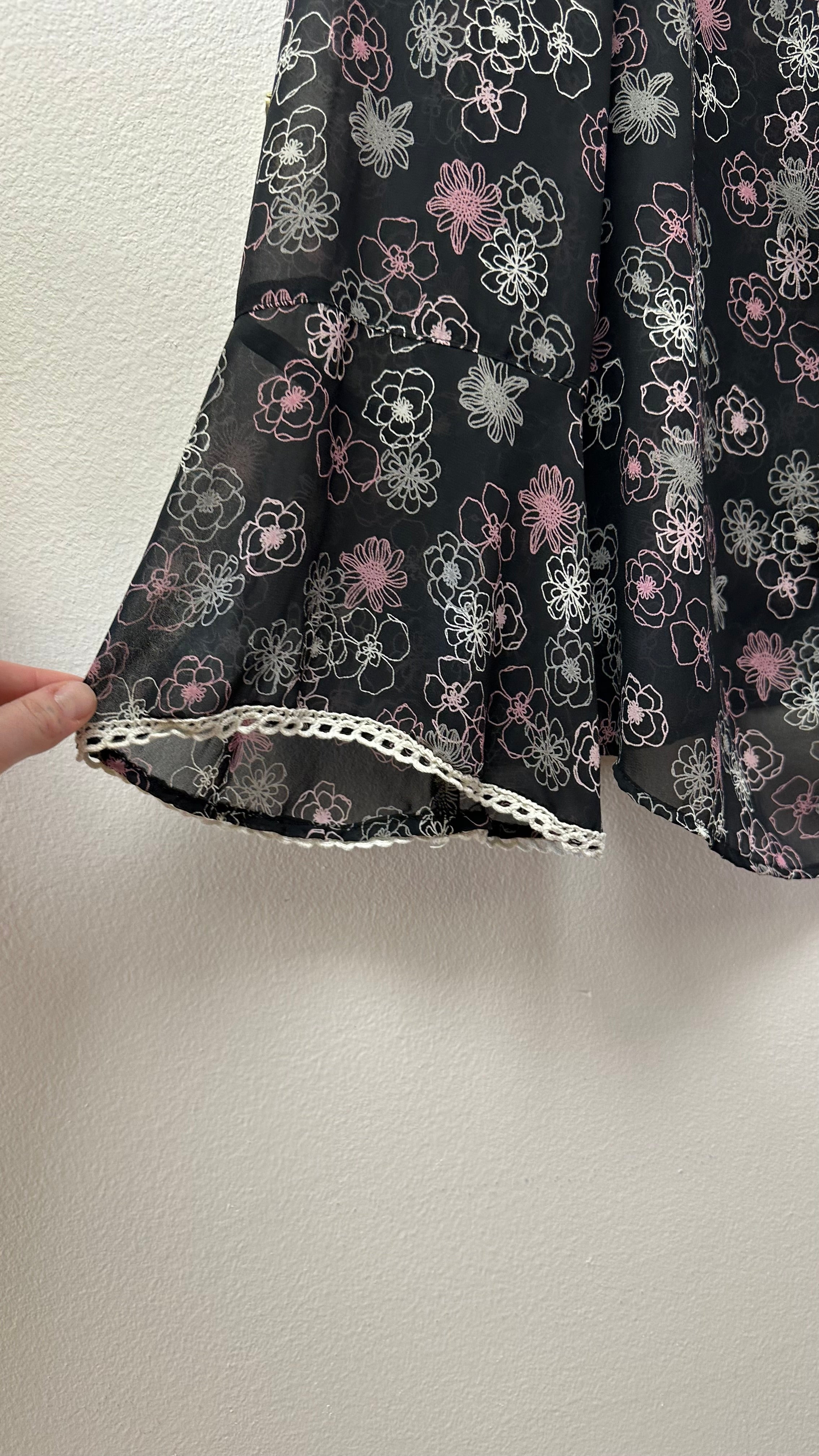 Trilogy Sheer Floral Print Femme Button-Up