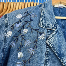 Load image into Gallery viewer, Floral Denim Blazer Jacket
