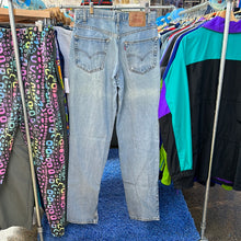 Load image into Gallery viewer, Levi’s 550 Light Wash Denim Jeans
