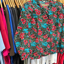 Load image into Gallery viewer, Worthington Floral Femme Button Up
