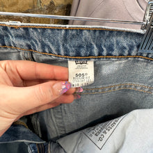 Load image into Gallery viewer, Levi’s 505 Denim Pants
