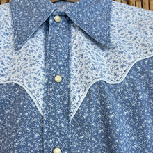 Load image into Gallery viewer, Floral Blue Western Button Up
