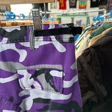 Load image into Gallery viewer, Purple Camo Pants
