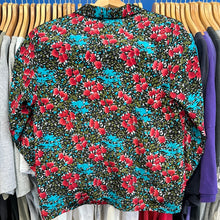 Load image into Gallery viewer, Worthington Floral Femme Button Up
