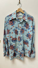 Load image into Gallery viewer, Blue &amp; Red Floral Button-Up
