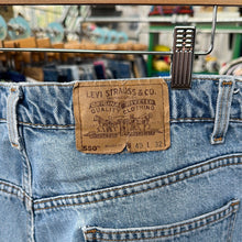 Load image into Gallery viewer, Levi’s Denim 550 Relaxed Fit Light Wash Pants
