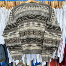 Load image into Gallery viewer, David Taylor Stripped Sweater
