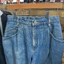 Load image into Gallery viewer, Lee Pleated Waist Denim Pants
