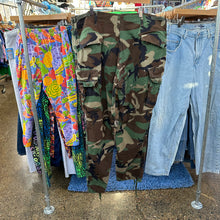 Load image into Gallery viewer, Camo Cargo Pants

