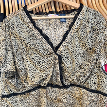 Load image into Gallery viewer, Zoey Beth Cheetah Print Femme Top
