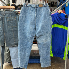 Load image into Gallery viewer, Lee Dark Acid Wash Denim Double Button Pants
