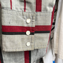 Load image into Gallery viewer, Wrangler Gray Button Up
