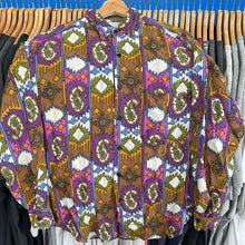 Load image into Gallery viewer, Pattern Paisley Button Up
