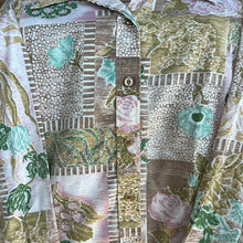 Load image into Gallery viewer, Silk Vertical Floral Button Up
