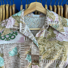 Load image into Gallery viewer, Silk Vertical Floral Button Up
