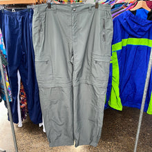 Load image into Gallery viewer, REI Cargo Pants (Modern)
